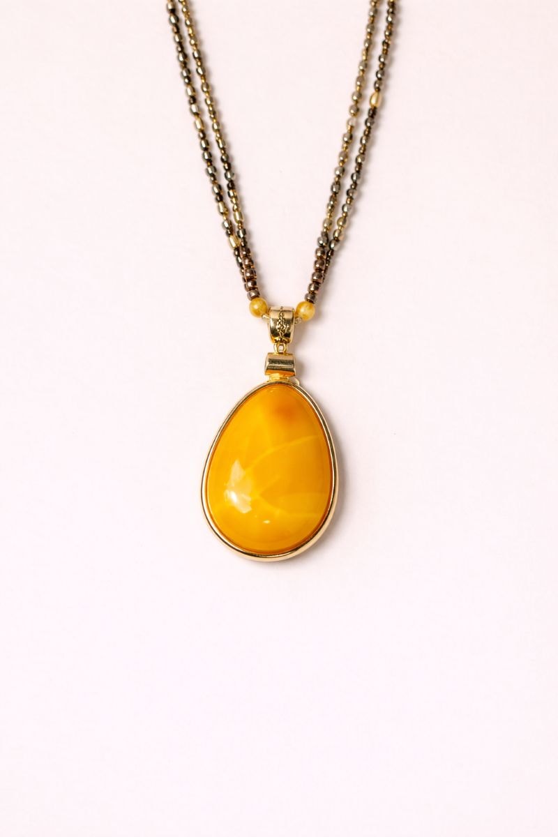 قلادة كهرمان بلطيقي كبيرة بتصميم دمعة وسلسلة خرزية أنيقة - 1