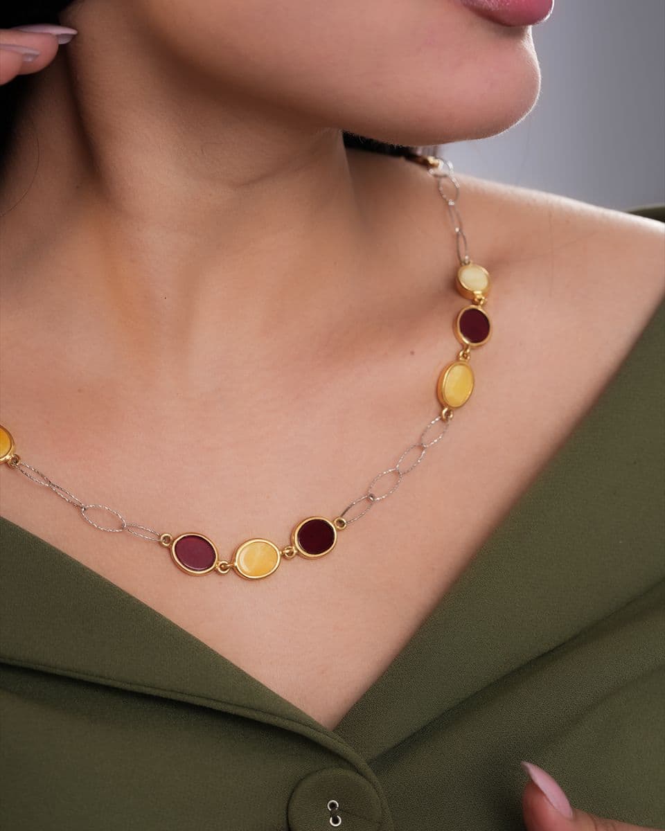 عقد كهرمان مصنوع يدويًا