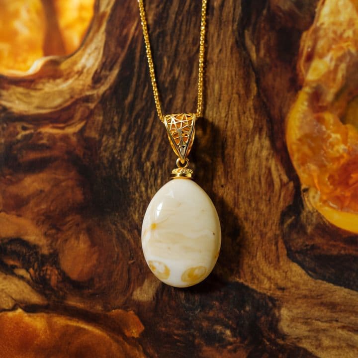 قلادة كهرمان بلطيقي حليبي طبيعية بتصميم أنيق - بدون سلسلة